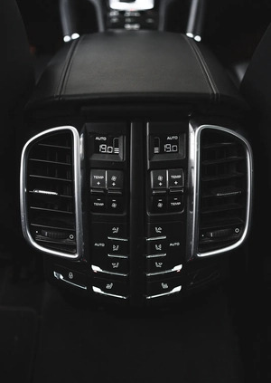Porsche Cayenne cena 194999 przebieg: 139980, rok produkcji 2014 z Chełm małe 781
